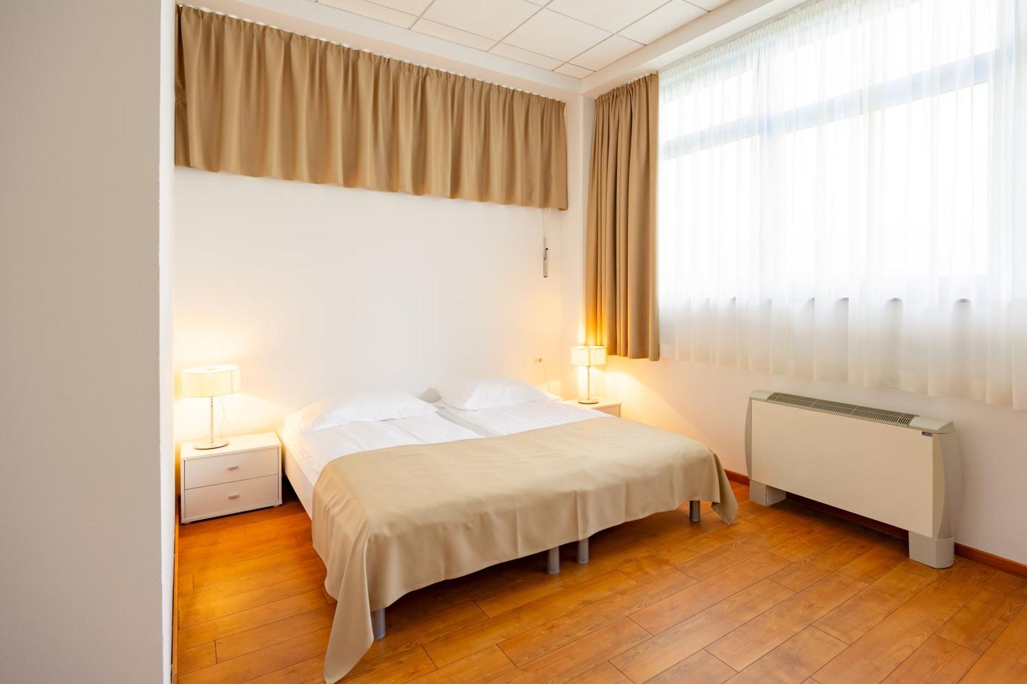 Garni Hotel Azul Kranj Exteriör bild