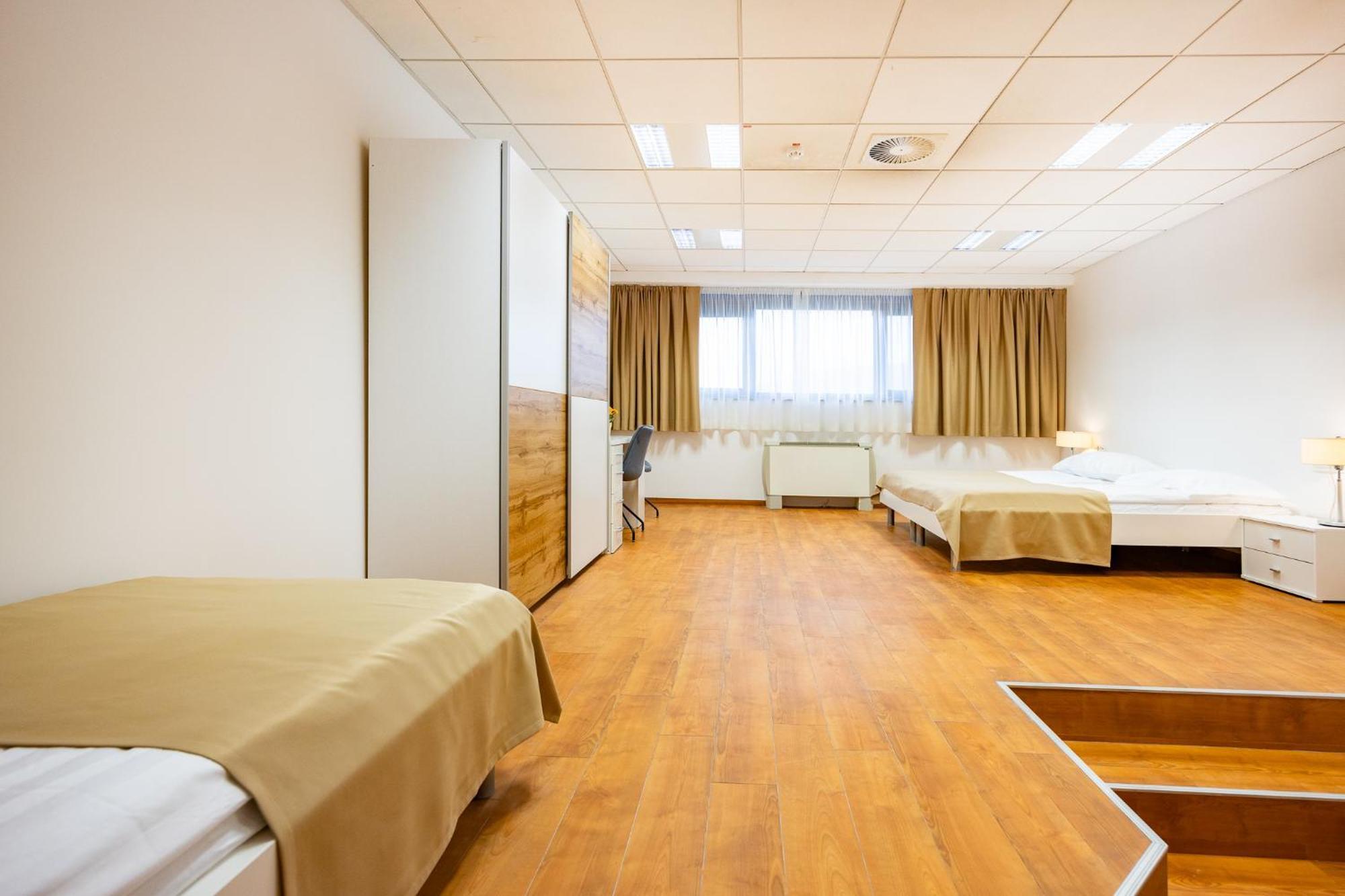 Garni Hotel Azul Kranj Exteriör bild