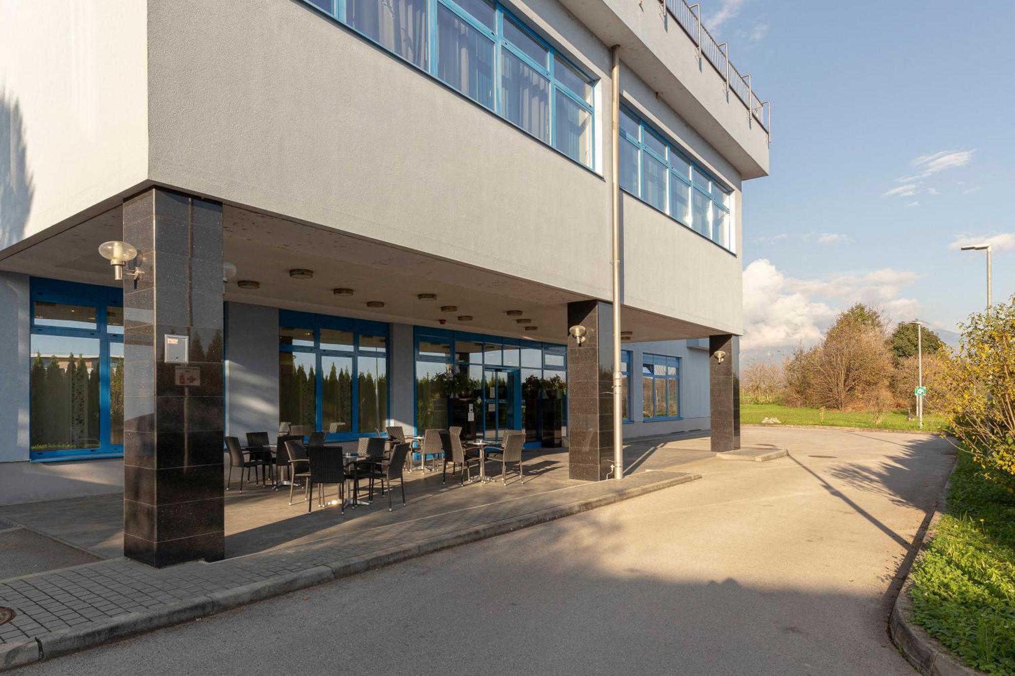 Garni Hotel Azul Kranj Exteriör bild