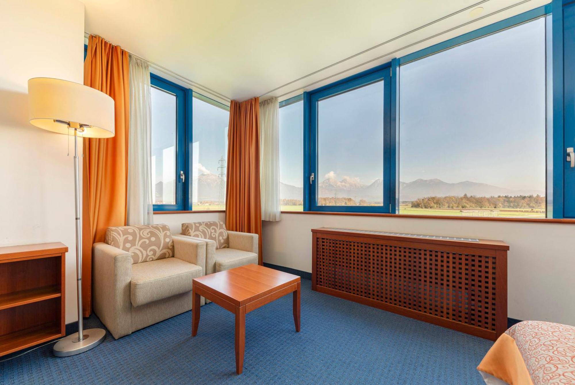 Garni Hotel Azul Kranj Exteriör bild