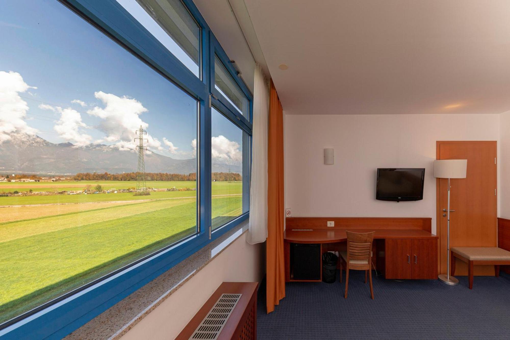 Garni Hotel Azul Kranj Exteriör bild