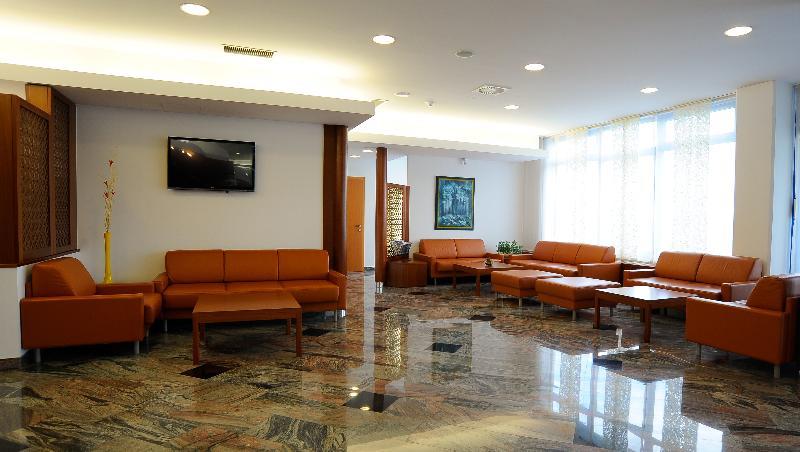 Garni Hotel Azul Kranj Exteriör bild